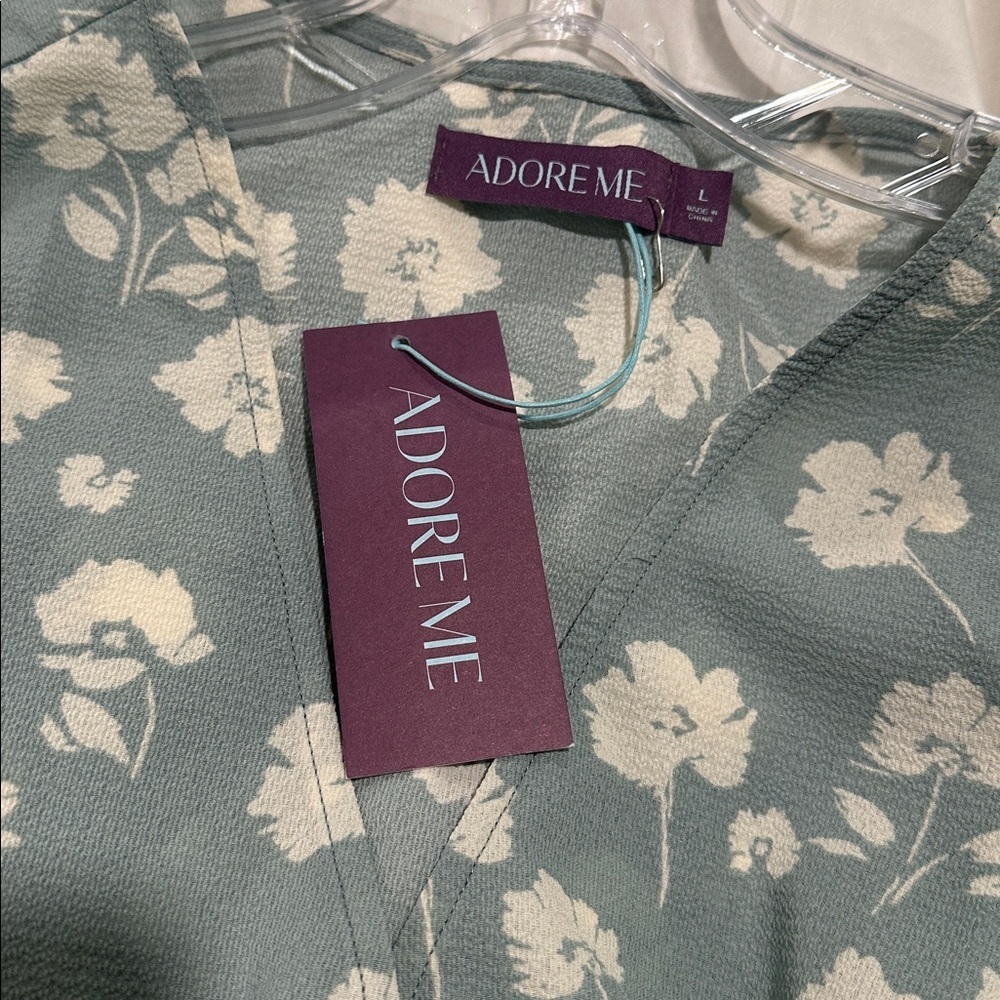 Adore Me Floral Puff Sleeve Blouse in Soft Blue - Picture 4 of 5